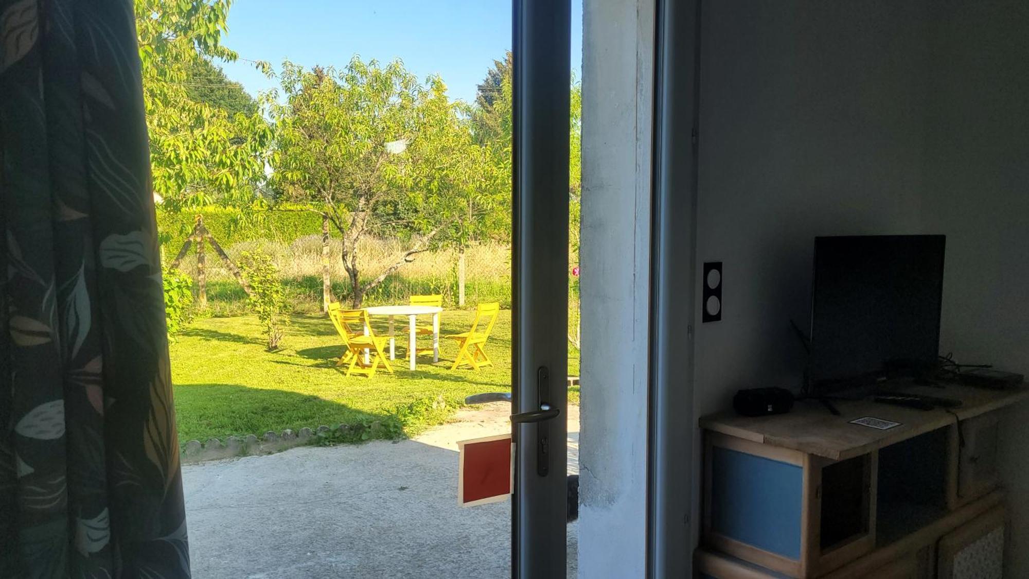 Le Truc En Plus, Accessibles Pmr, Appartement 45 M2 Mitoyen Dans Une Maison Avec Un Autre Appartement Guerard Exterior photo